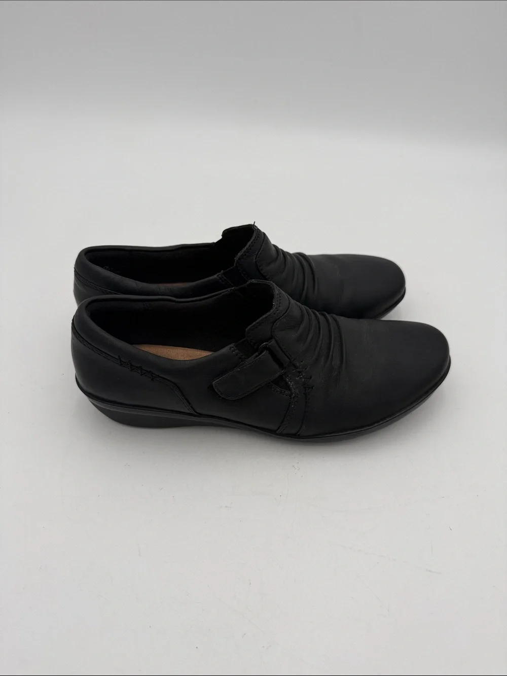Clarks Black Leather Slip-On Comfort Loafers women 7 casual office comfort retro
